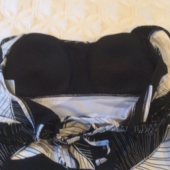 - - - Kona Sol tankini - Picture 4 of 5